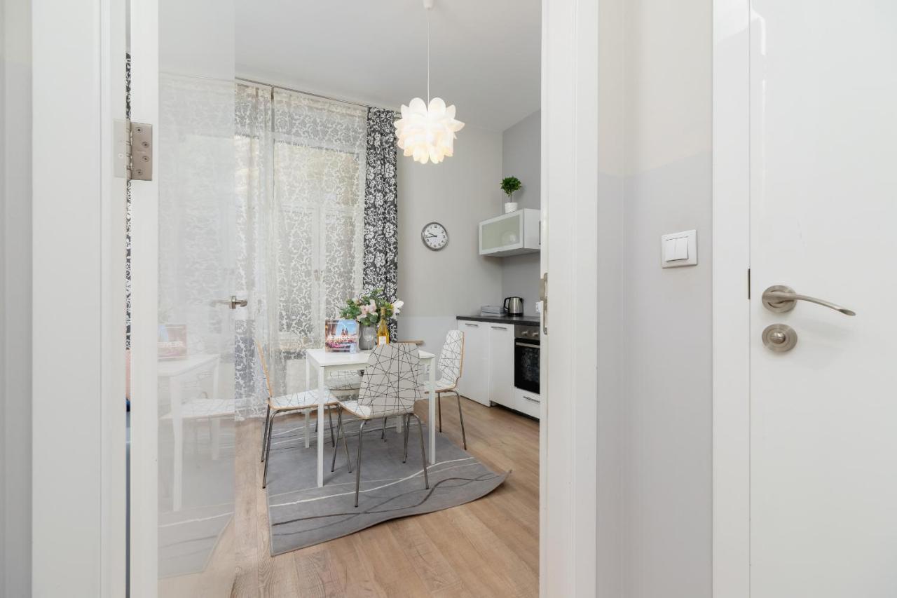 Central Planty Park Apartment Lobzowska By Noclegi Renters كراكوفيا المظهر الخارجي الصورة